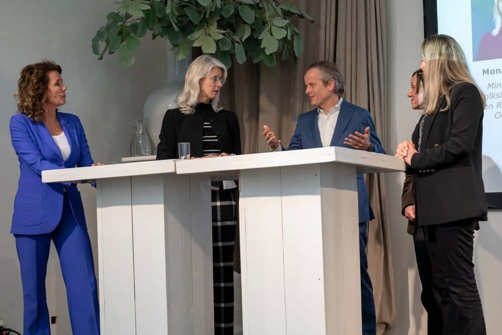 Minister Mona Keijzer neemt deel aan een panelgesprek